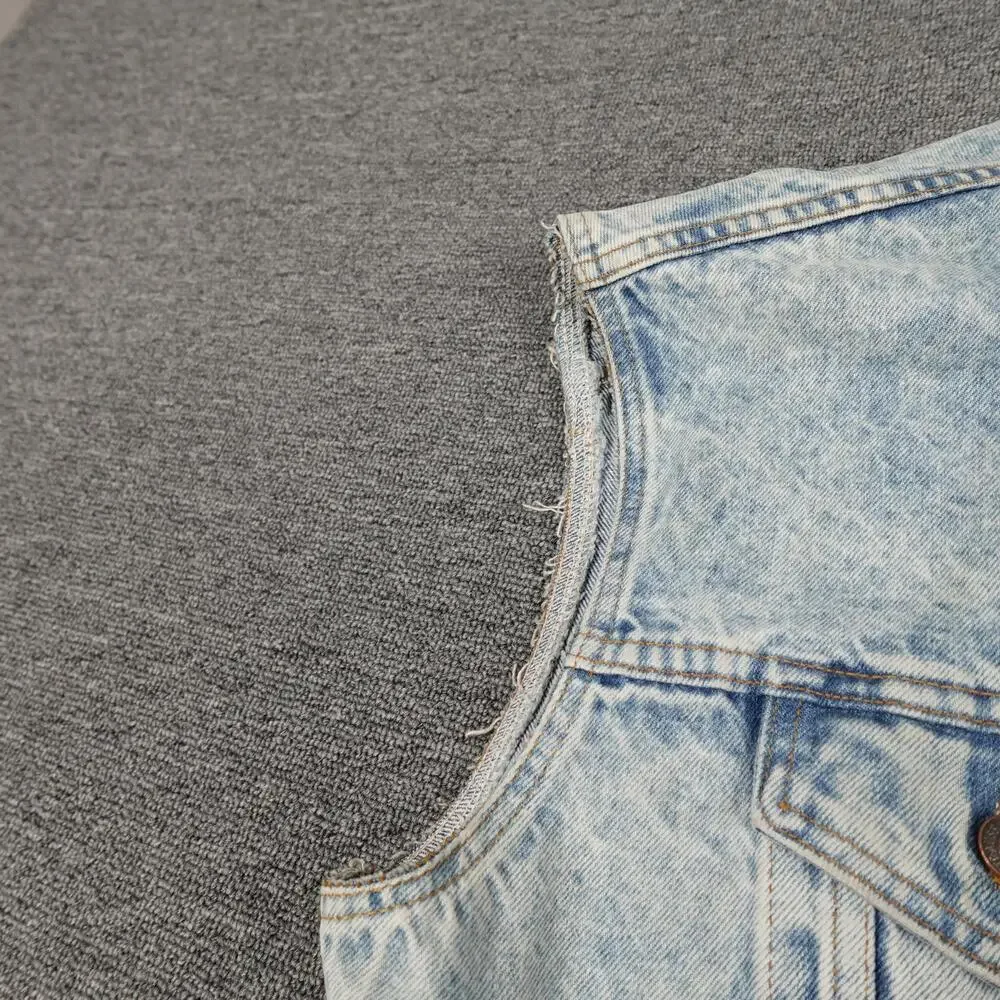 Vintage Levi's Vest Mens Large Light Blue Denim Cutoff Trucker Biker USA 80s